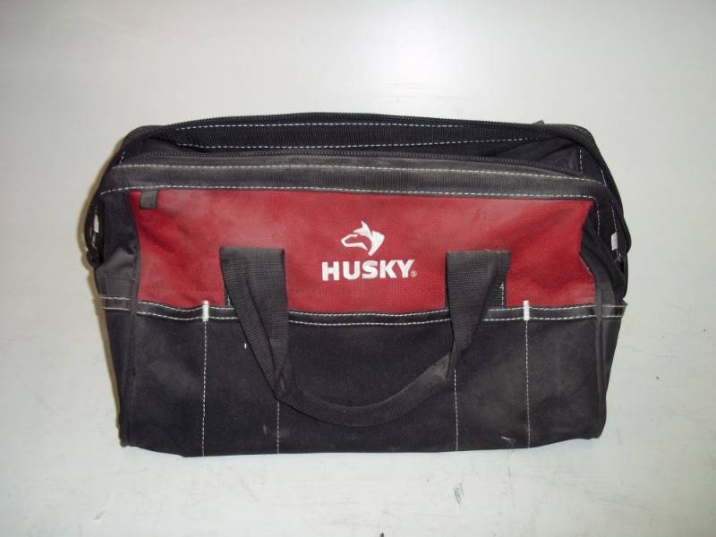 lot 229 image: Husky tool bag