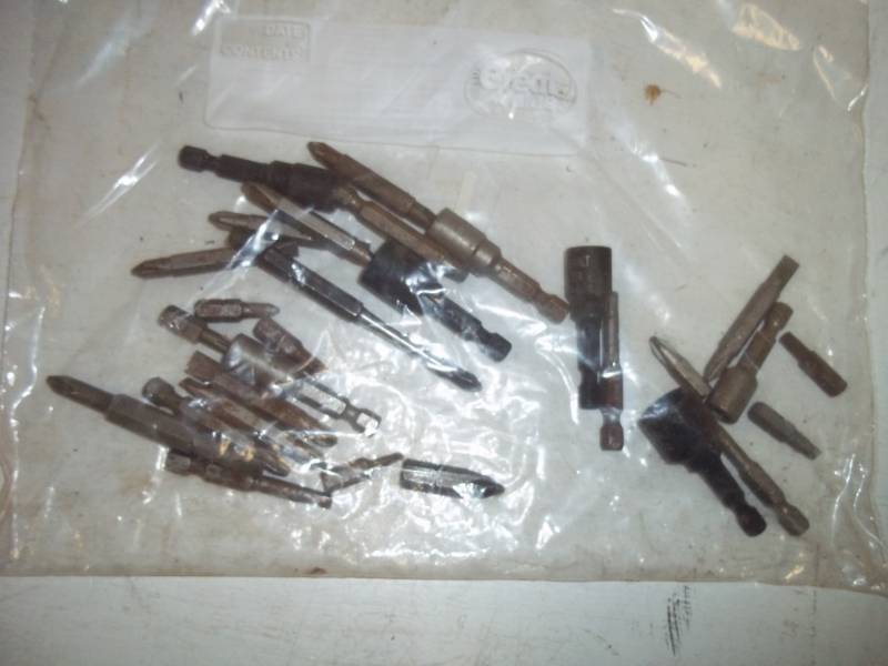 lot 237 image: Assorted driver bits
