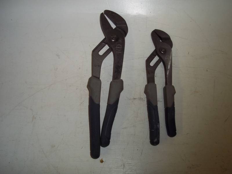 lot 256 image: Pair of Pliers
