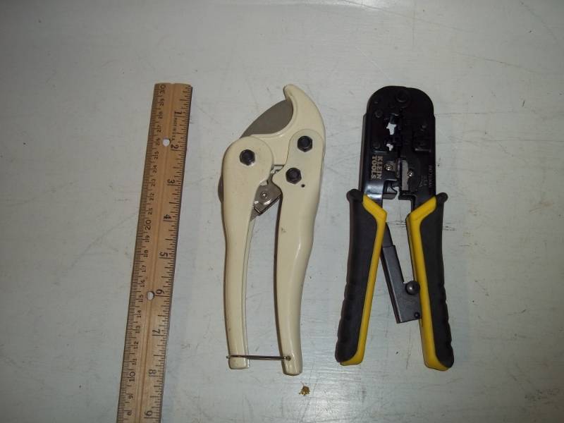 lot 261 image: Cutters and Crimpers