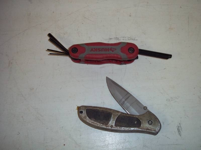 lot 266 image: Allen Wrench Set with Knife