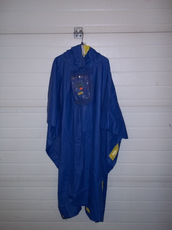 lot 310 image: Large Rain Poncho blue