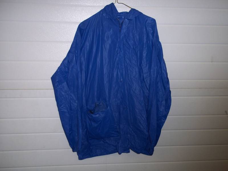 lot 312 image: Rain Suit jacket and pants blue