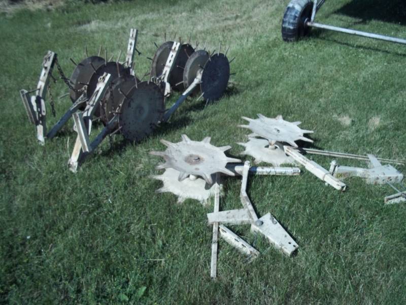 lot 328 image: 6 Rolling Shields for cultivator