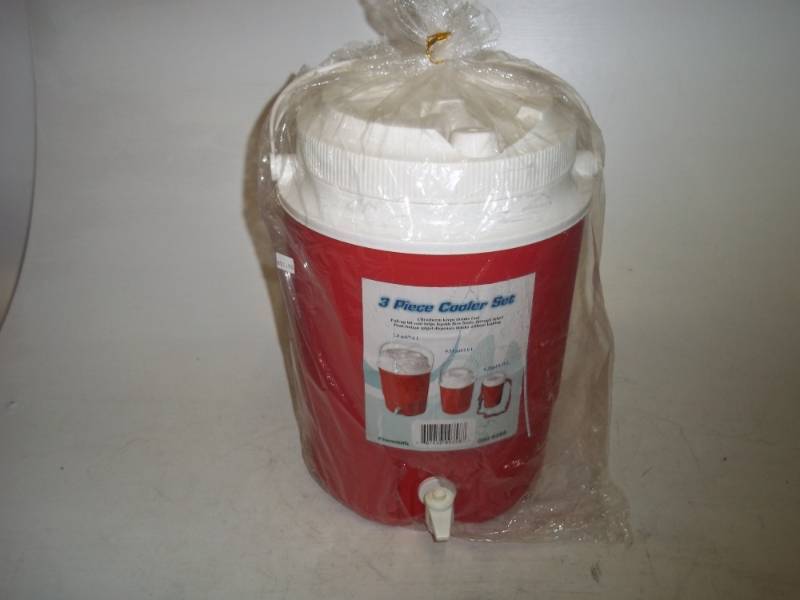lot 333 image: New 3 piece Cooler set