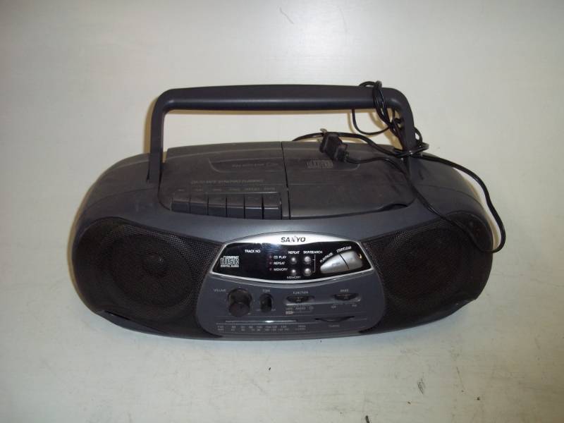 lot 349 image: Sanyo Boom box with CD and Cassette
