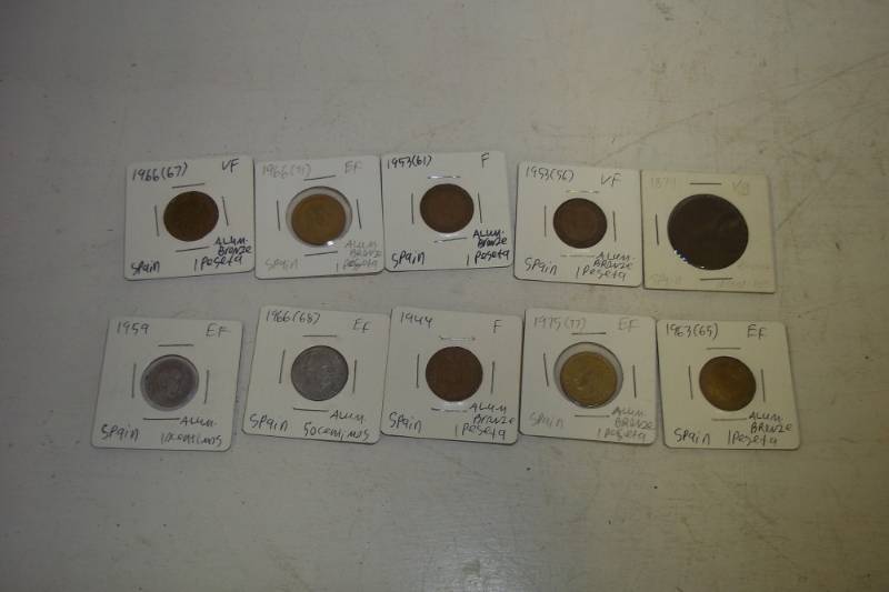 lot 372 image: 10 Foreign Coins