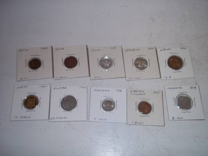 lot 382 image: 10 Foreign Coins