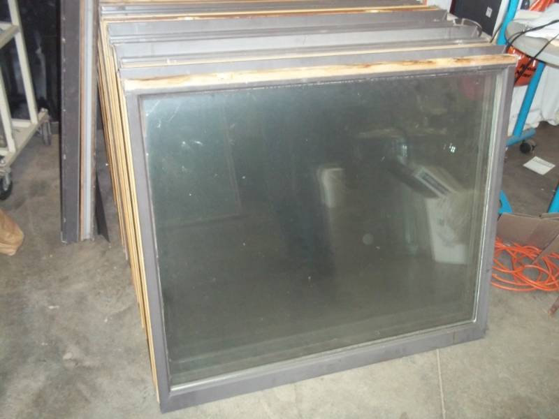 lot 392 image: 27 Pella Double Glass Sashes   35 x 41