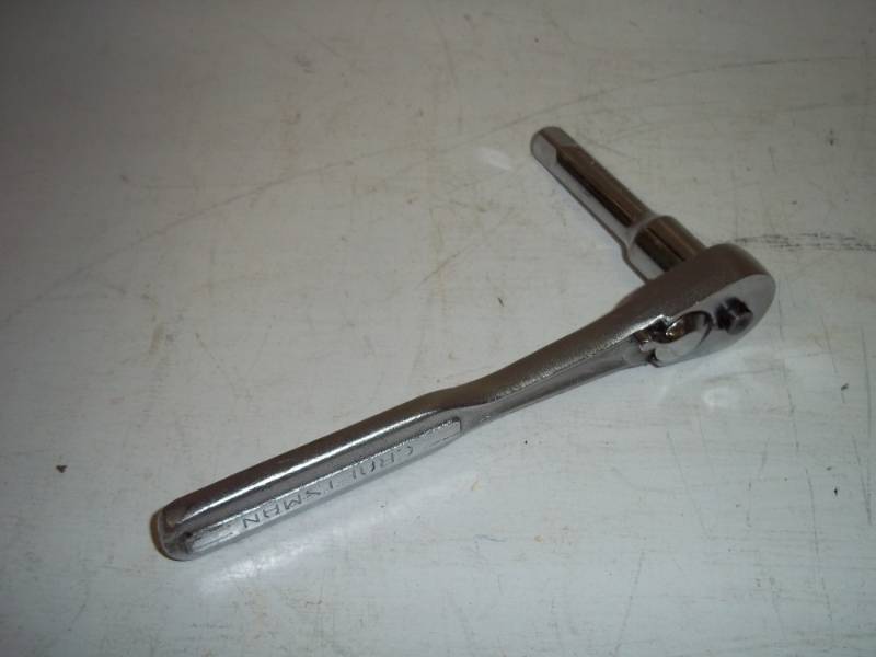 lot 394 image: 38 Ratchet with extension