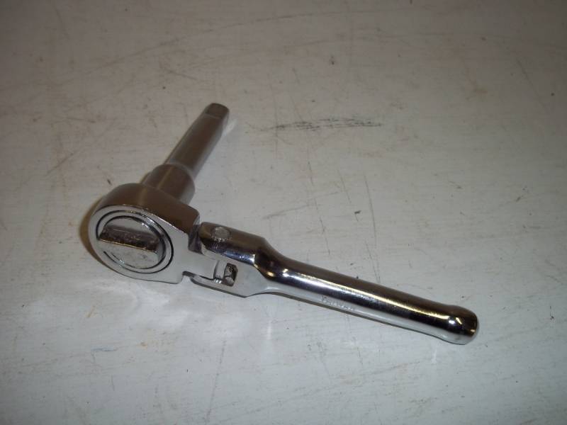 lot 395 image: 38 Ratchet with extension