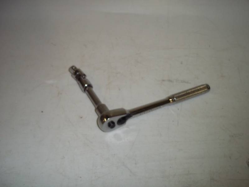 lot 399 image: 38 Ratchet with extension