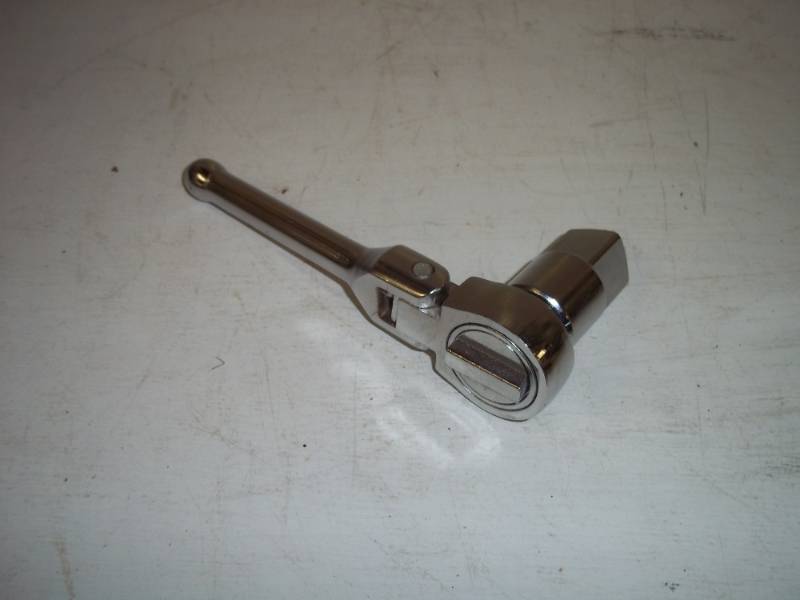 lot 400 image: 12 Ratchet with 34 adapter