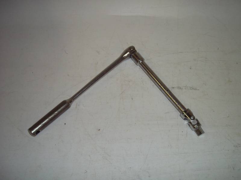 lot 401 image: 38 Handle with extension