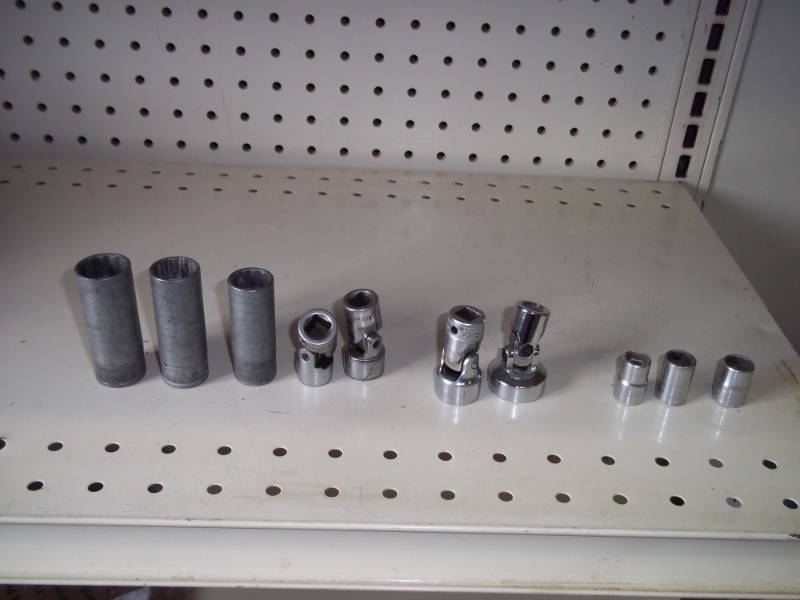 lot 412 image: 10 38 Sockets
