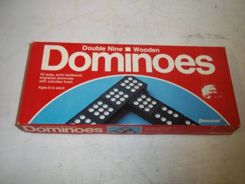lot 424 image: Wood Dominoes