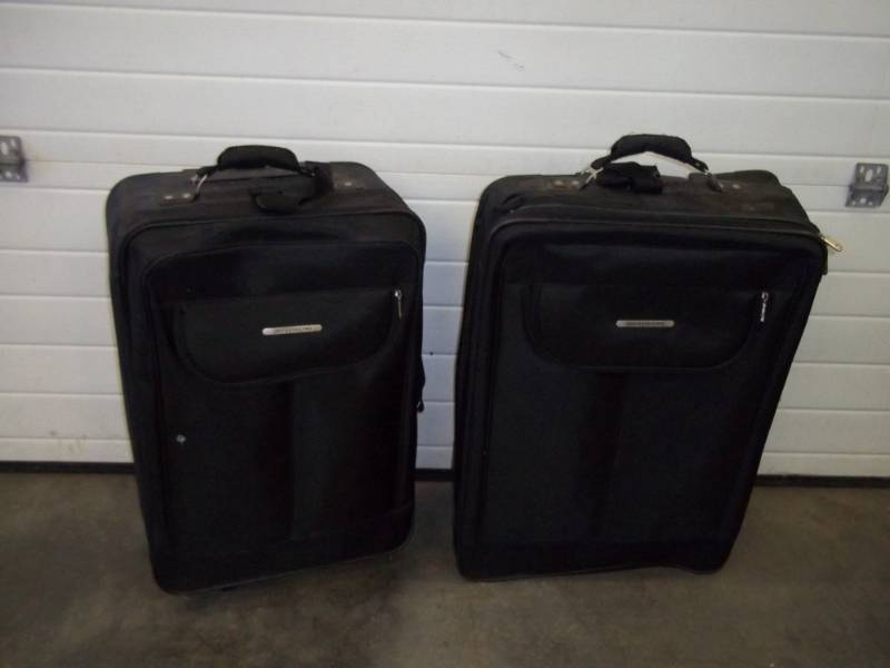 lot 441 image: Pair of Suitcases