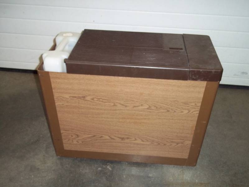 lot 442 image: Humidifier