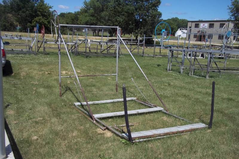 lot 447 image: 72 Steel Boat lift