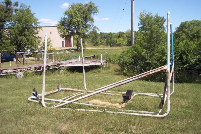 lot 448 image: 88 Steel Boat lift need winch