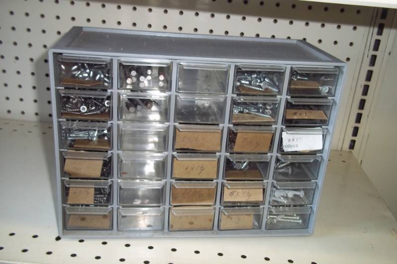 lot 450 image: Parts bin with parts
