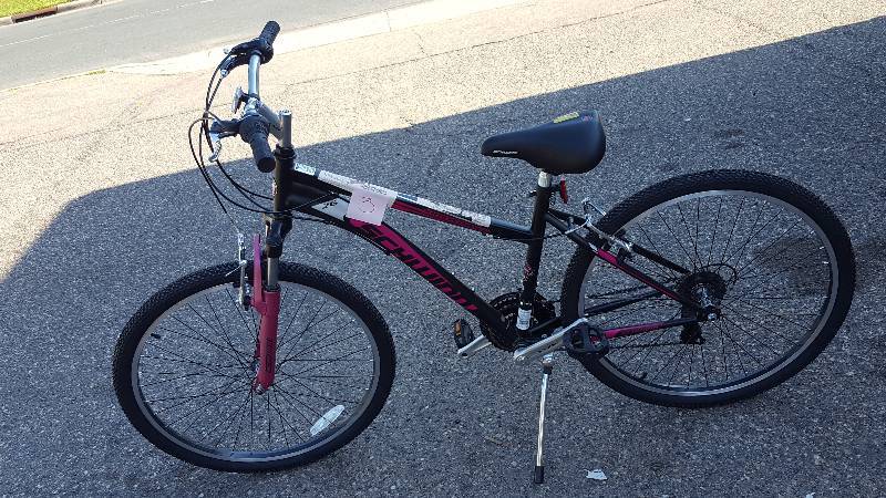 26" Schwinn Sidewinder Women;s Mountain Bike Black/Pink 