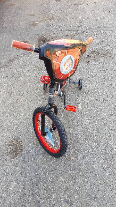 16 Huffy Boys Marvel Avengers Bike