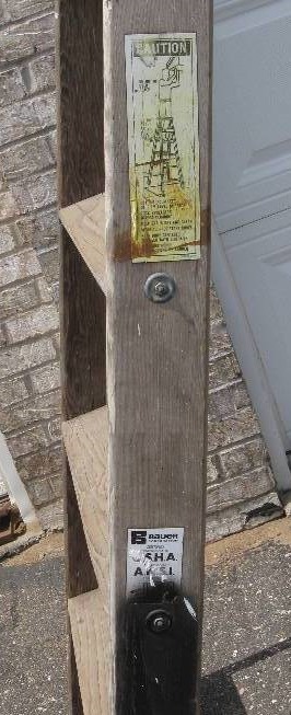 lot 009 image: Vintage 8 Foot Wooden Step Ladder