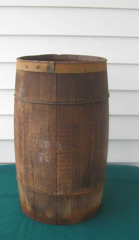 lot 017 image: Vintage Nail Keg  Crate  Bin