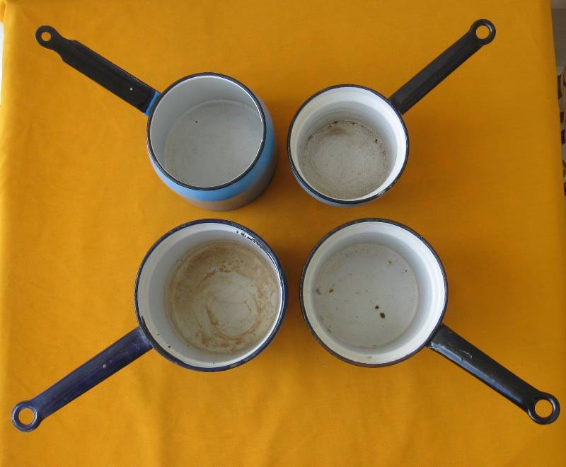 lot 030 image: Vintage Blue Enamelware Collection