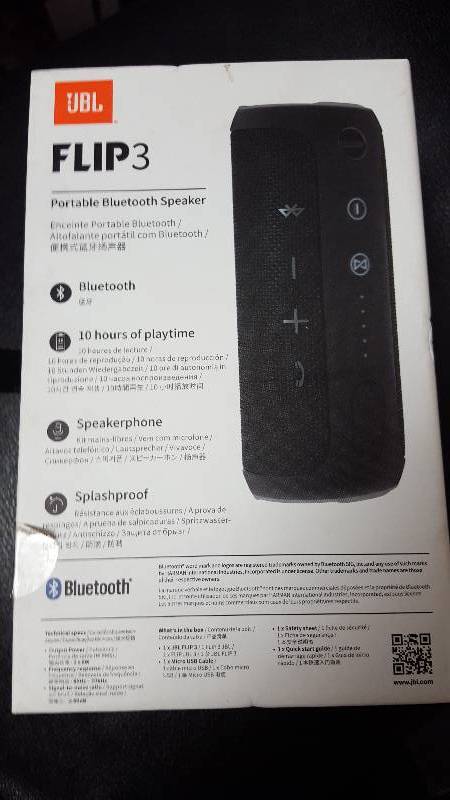 JBL Flip 3 Splashproof Portable Bluetooth Speaker