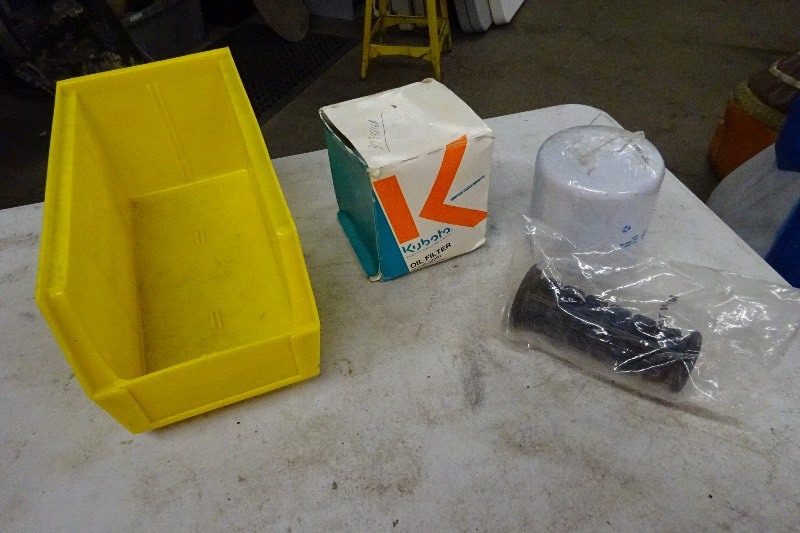 lot 75 image: Plastic Tray