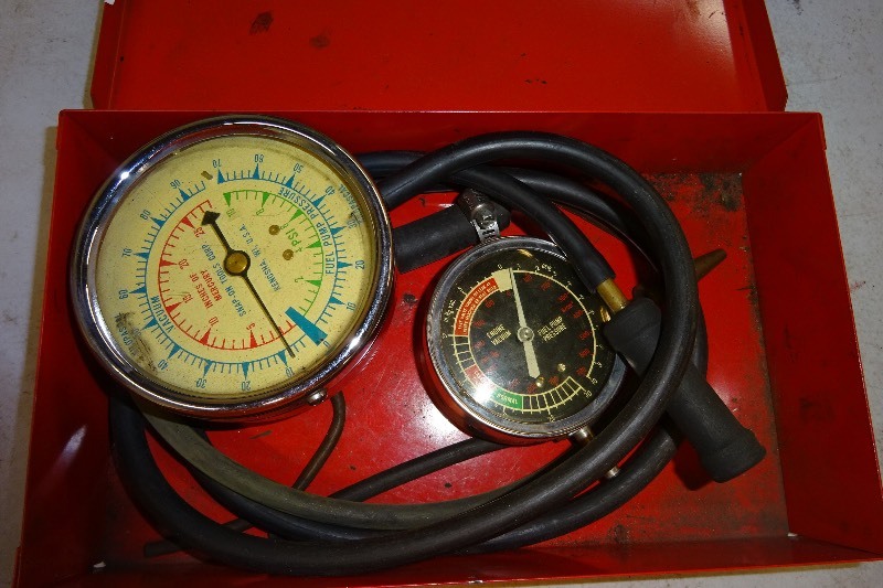 lot 27 image: Snap On fuel pump pressure gauge