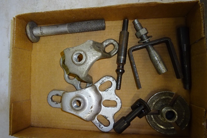lot 28 image: Mac gear puller