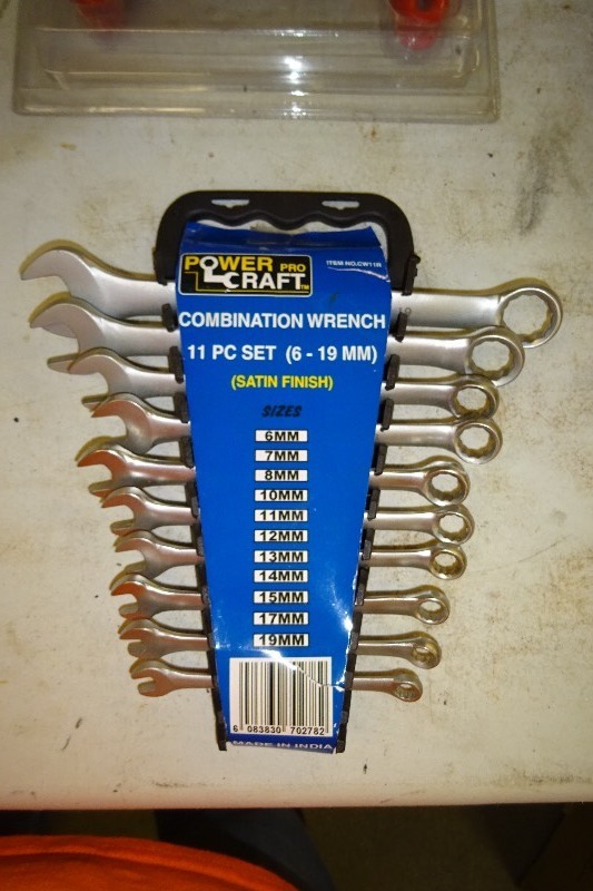 lot 60 image: Power Craft 11 pc combination wrench set