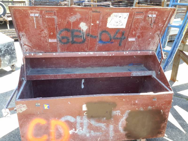 lot 2 image: Gang Box.. 5ft x 30in x 42in