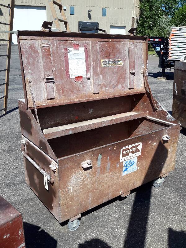 lot 1 image: Gang Box.. 5ft x 30in x 42in