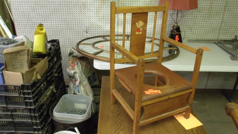 lot 41 image: Vintage Training Potty, no bowl