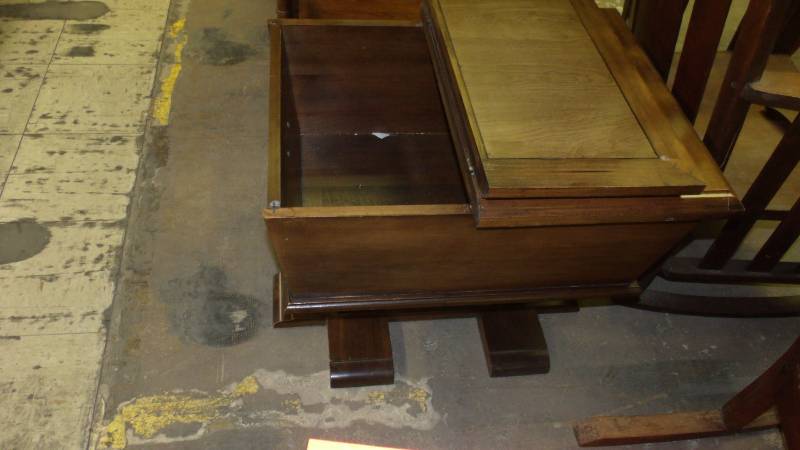 lot 43 image: Old side table with compartment, lift top