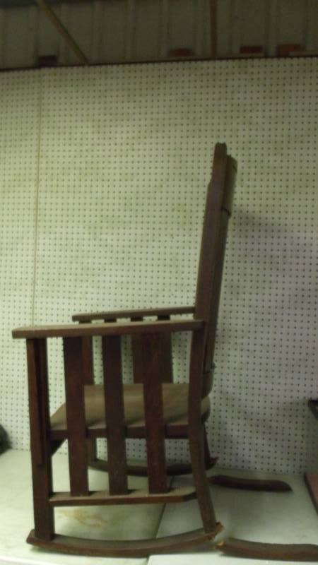 lot 46 image: Antique Rocking Chair