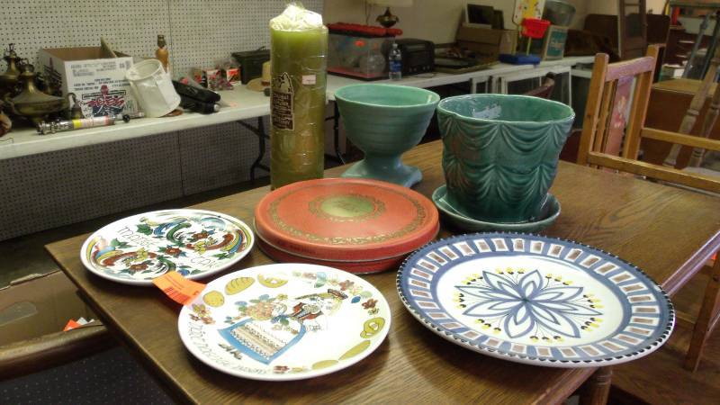 lot 62 image: Decorative Plates, Flower Pots and Candle