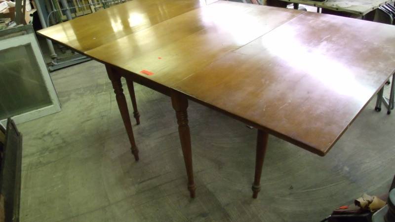 lot 66 image: Vintage Table