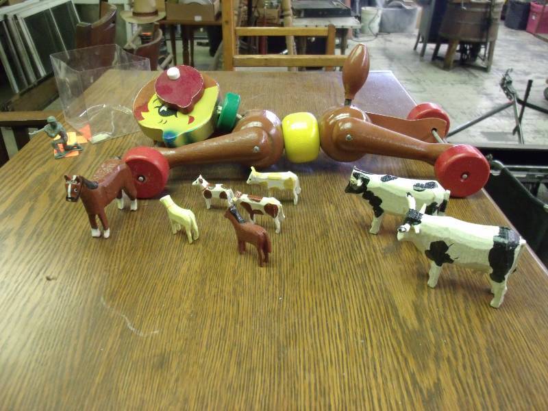 lot 67 image: Vintage Toys