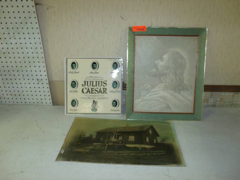 lot 74 image: Pictures
