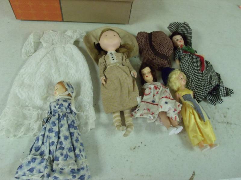 lot 75 image: Vintage Dolls