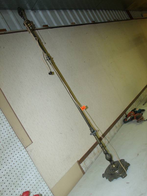 lot 78 image: Vintage Floor Lamp