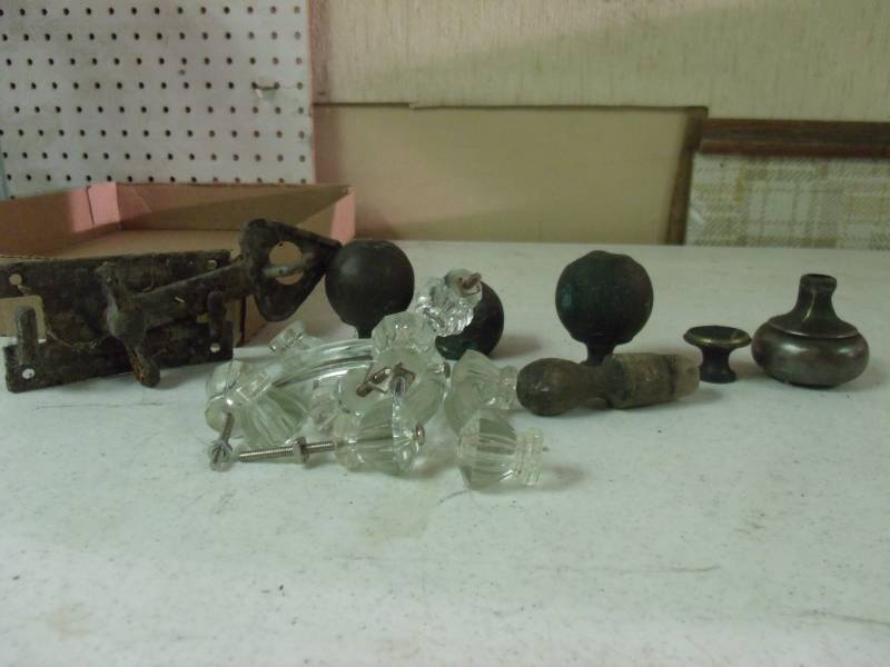 lot 108 image: Antique Knobs and drawer pulls