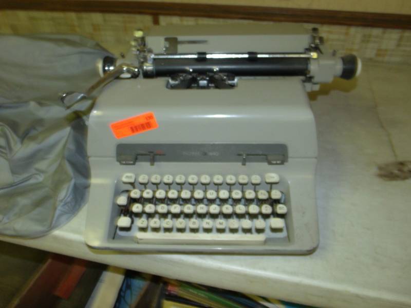 lot 130 image: Vintage Typewriter
