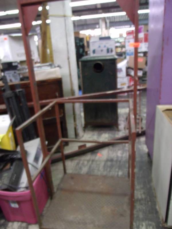 lot 154 image: Lift  Elevator Cage, 500lb max load