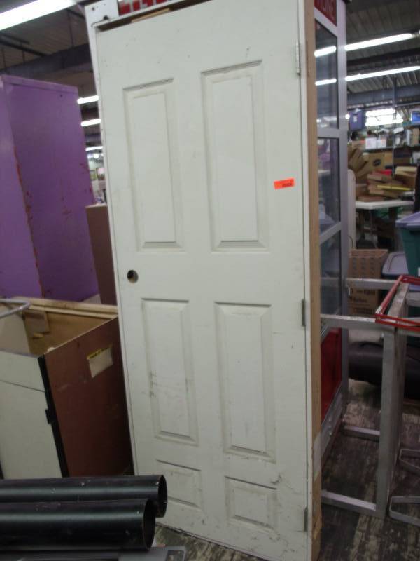lot 157 image: Interior Door with casing